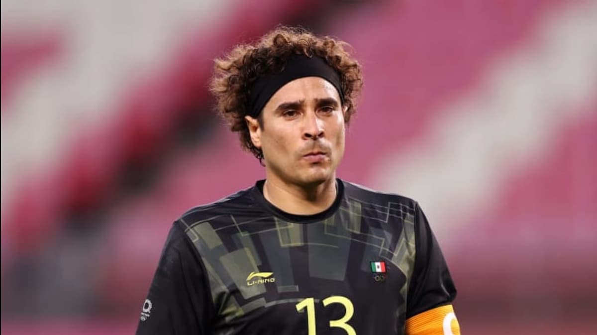 Se burlan de Ochoa en Brasil; memes 'aderezan' derrota de México en Tokio 2020