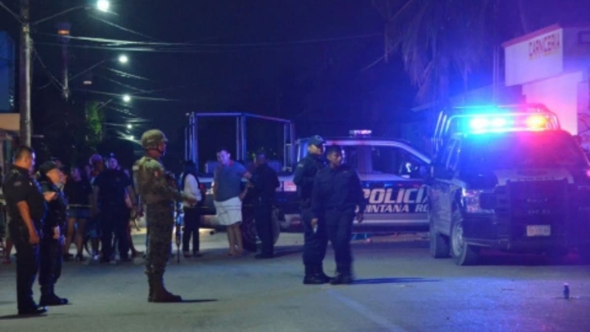 Vecinos encuentran a hombre ensangrentado y con la cara desprendida en Cancún