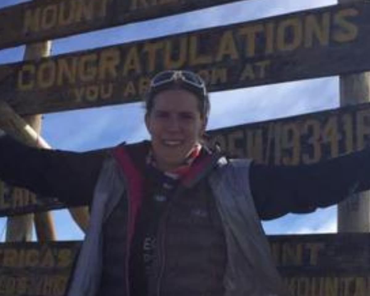 Mujer se jubila con solo 35 años y ganando 1 millón 700 mil pesos al año