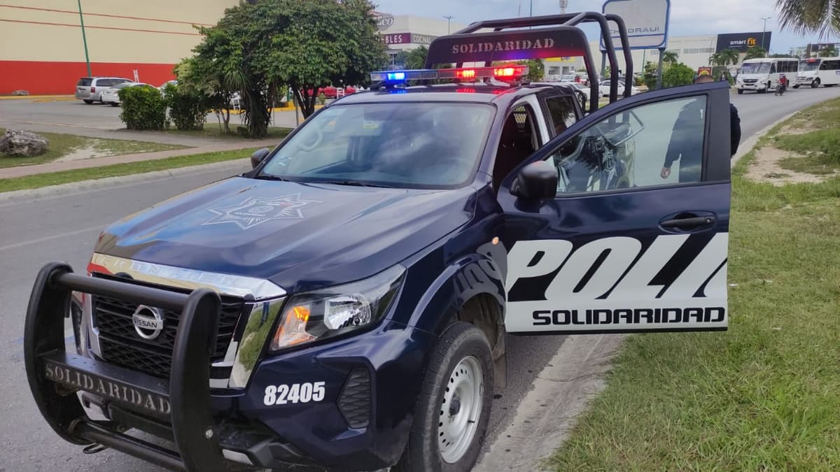 Sujetos acuden a extorsionar a salón de belleza en Playa del Carmen