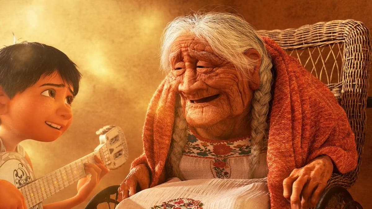 La abuela que inspiró a Mamá Coco cumplió 108 y lo celebra con una tarta de su querido personaje