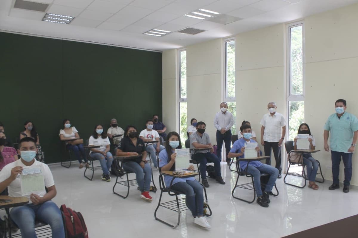 La educación es una prioridad que nos convoca a superar los retos actuales de la emergencia sanitaria: Carlos Joaquín