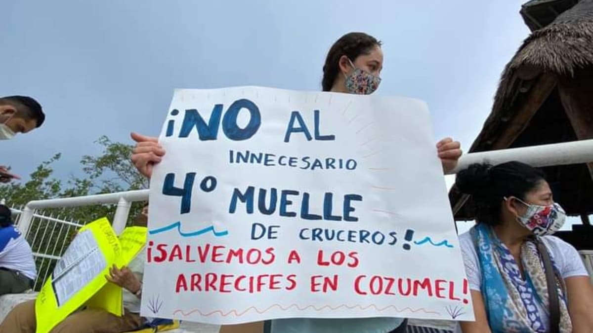 Ambientalistas protestan contra la construcción de un cuarto muelle en Cozumel