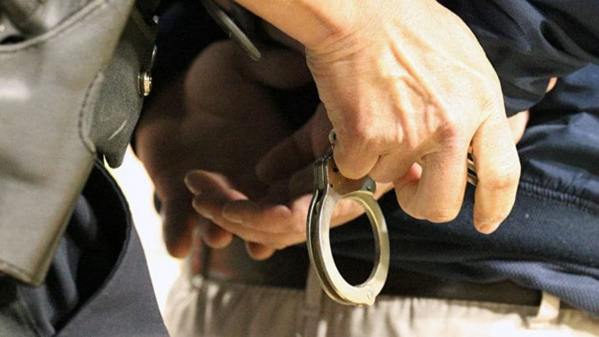 ¡Justicia! Detiene a un hombre por homicidio y pornografía infantil