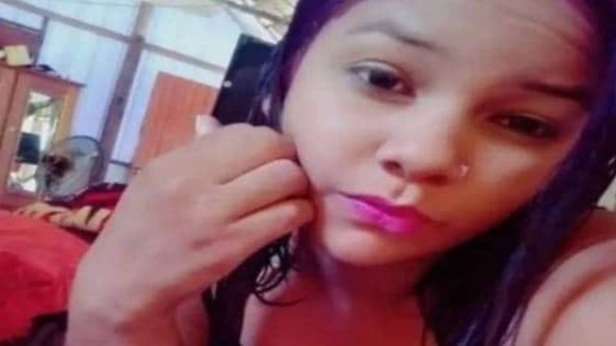 ¡Lamentable!  Adolescente muere tras recibir una descarga eléctrica mientras cargaba su celular