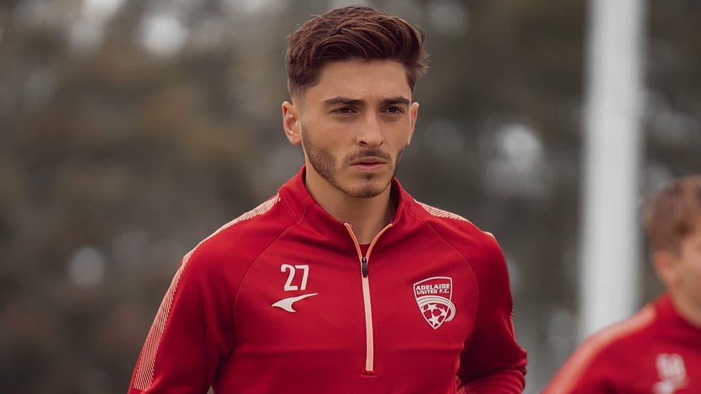 Futbolista australiano anuncia que es homosexual, primer profesional que lo hace en activo