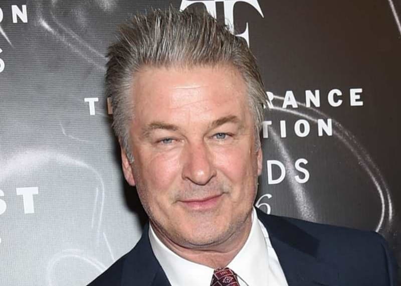 Alec Baldwin mata a una persona y hiere a otra con supuesta pistola de utilería