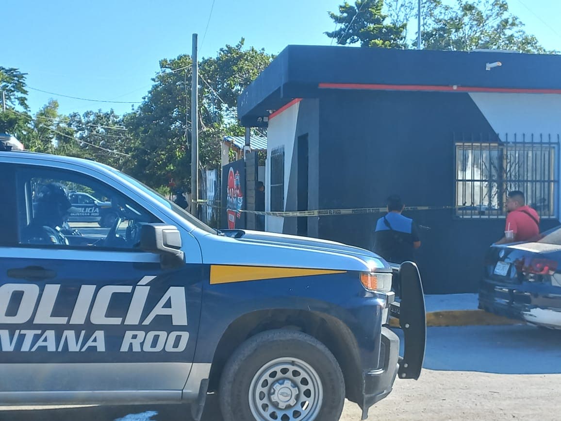 Hieren de bala a trabajaror en asalto a taller en Tulum