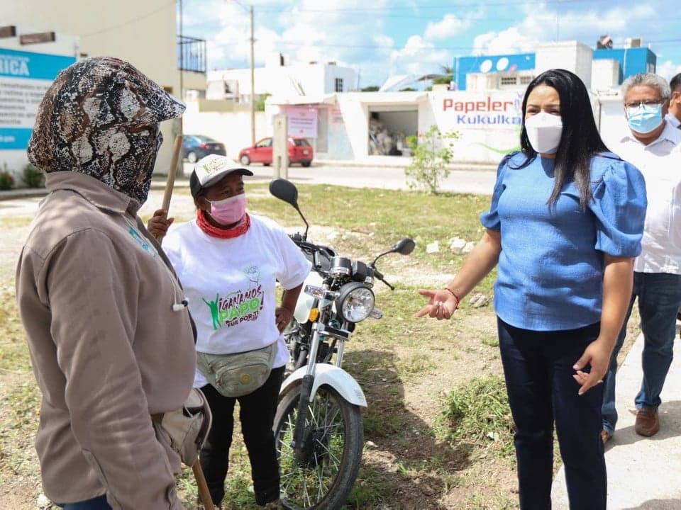 Supervisa Blanca Merari Tziu Muñoz trabajos de embellecimiento de espacios públicos de Puerto Morelos
