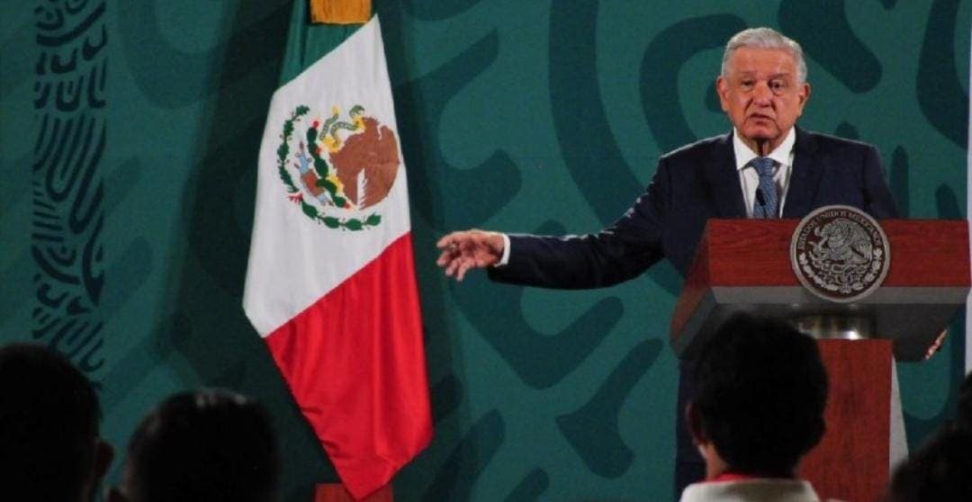 Anuncia AMLO rifa de terreno fraudulento adquirido por Calderón