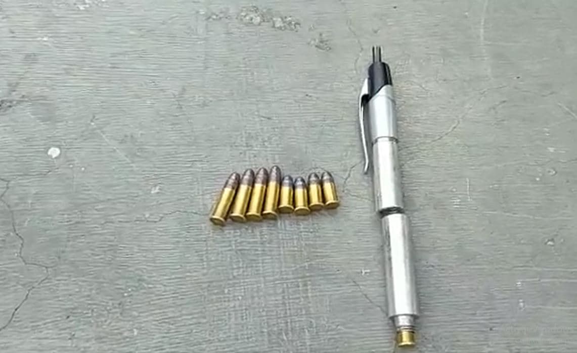 Detienen a hombre en Jalisco con un arma en forma de pluma y varios cartuchos útiles