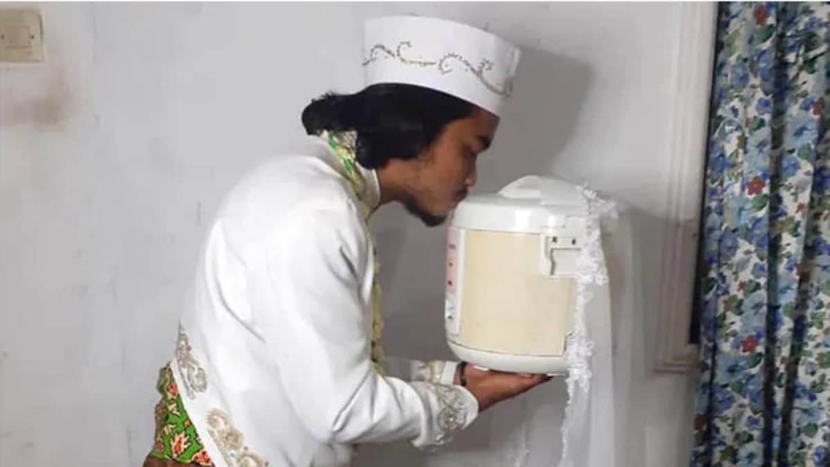 Hombre se 'casa' con una olla eléctrica y luego se separa porque 'solo cocinaba arroz'