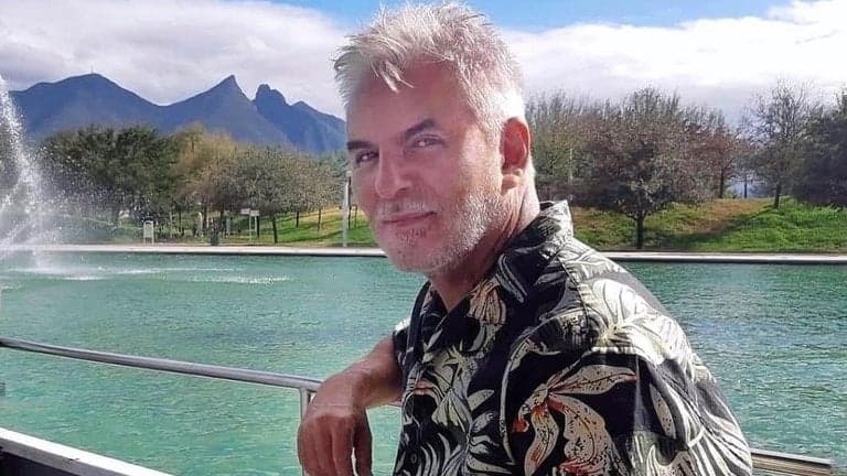 Fiscalía ya investiga muerte de extranjero enterrado en jardín