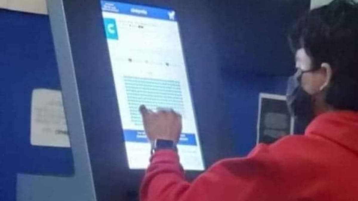 MENTE DE TIBURÓN: Compra todos los boletos de la sala de 'Spider Man No Way Home' y revende a 500 pesos