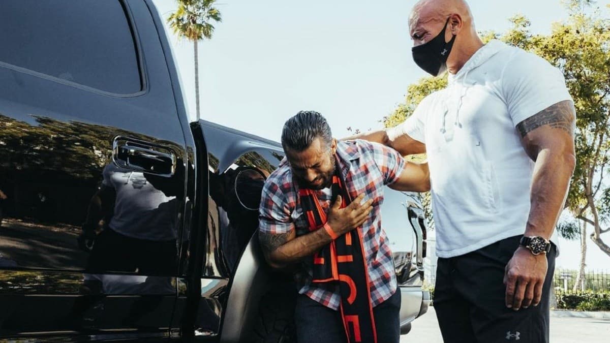 La Roca le regala camioneta de lujo a un fan