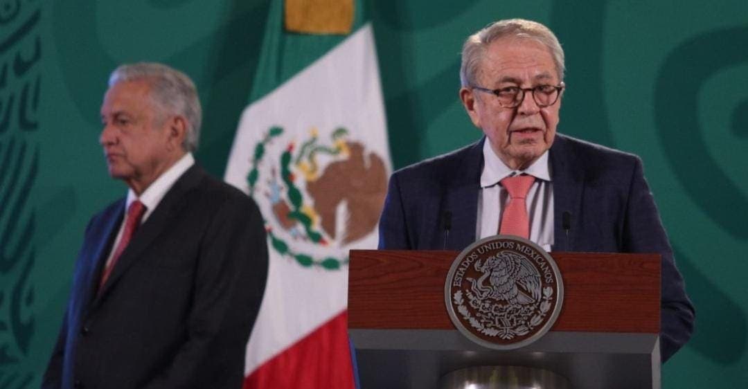 Confirma AMLO que está contento con Jorge Alcocer y que no se irá del gabinete