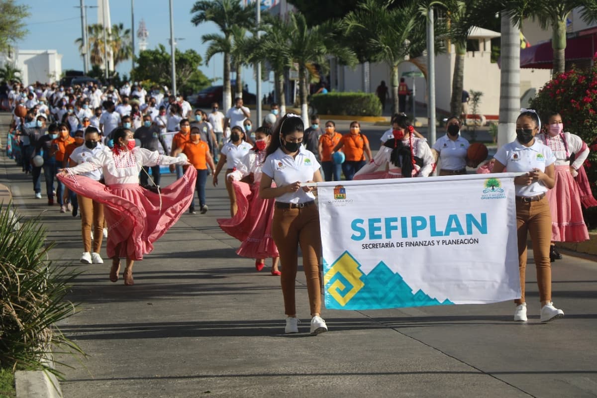 Se realizó en Chetumal el desfile conmemorativo del 111 Aniversario del inicio de la Revolución Mexicana