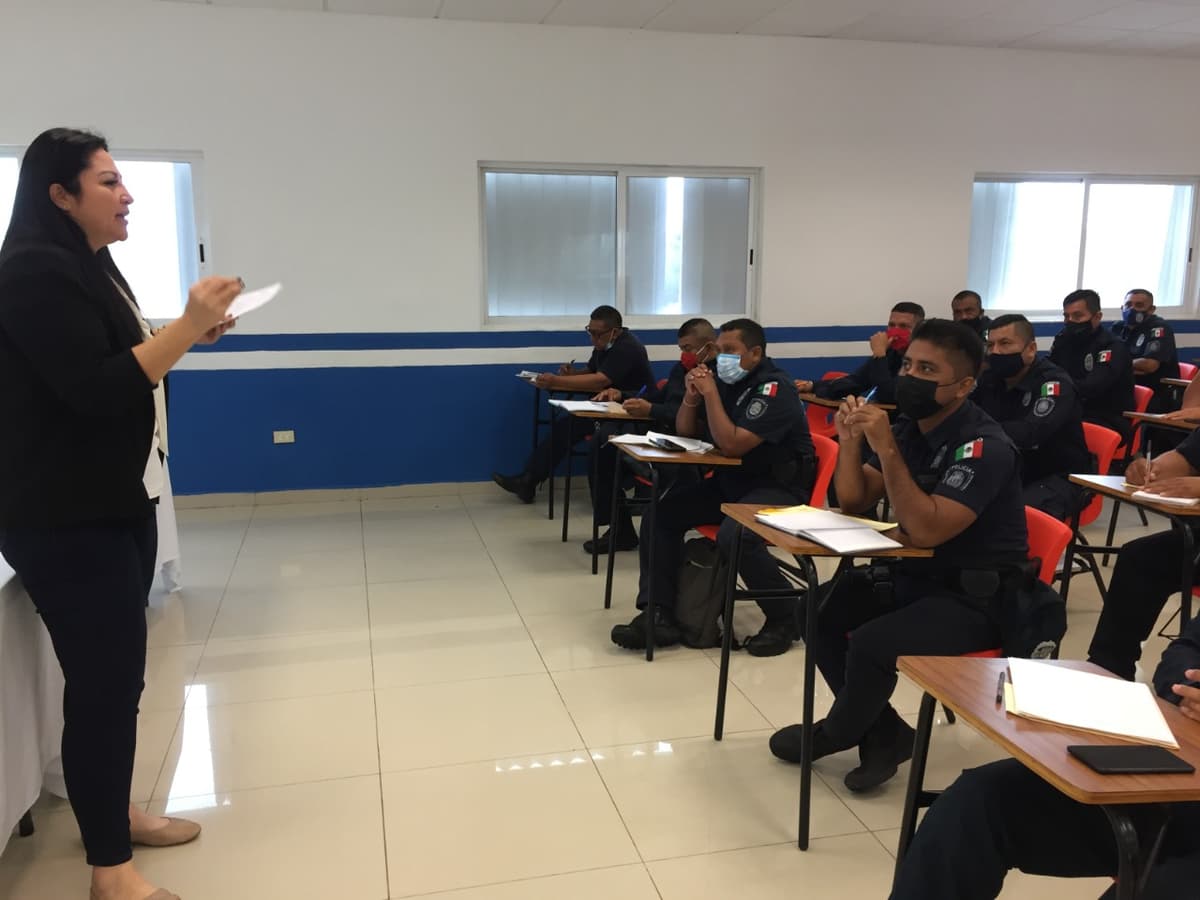 Policías de Solidaridad toman taller en “Nuevas Masculinidades”
