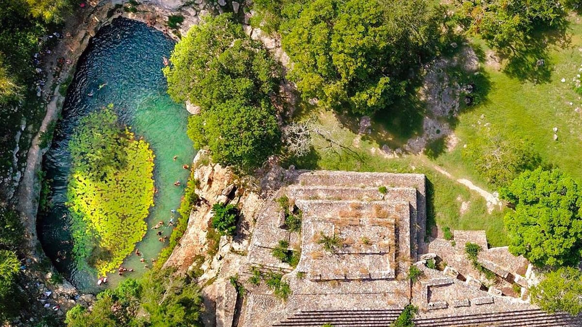 Descubre el esplendor del mundo Maya en Dzibilchaltún