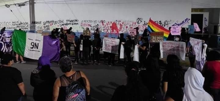 Marchan feministas en Cancún a un año de la muerte de Alexis