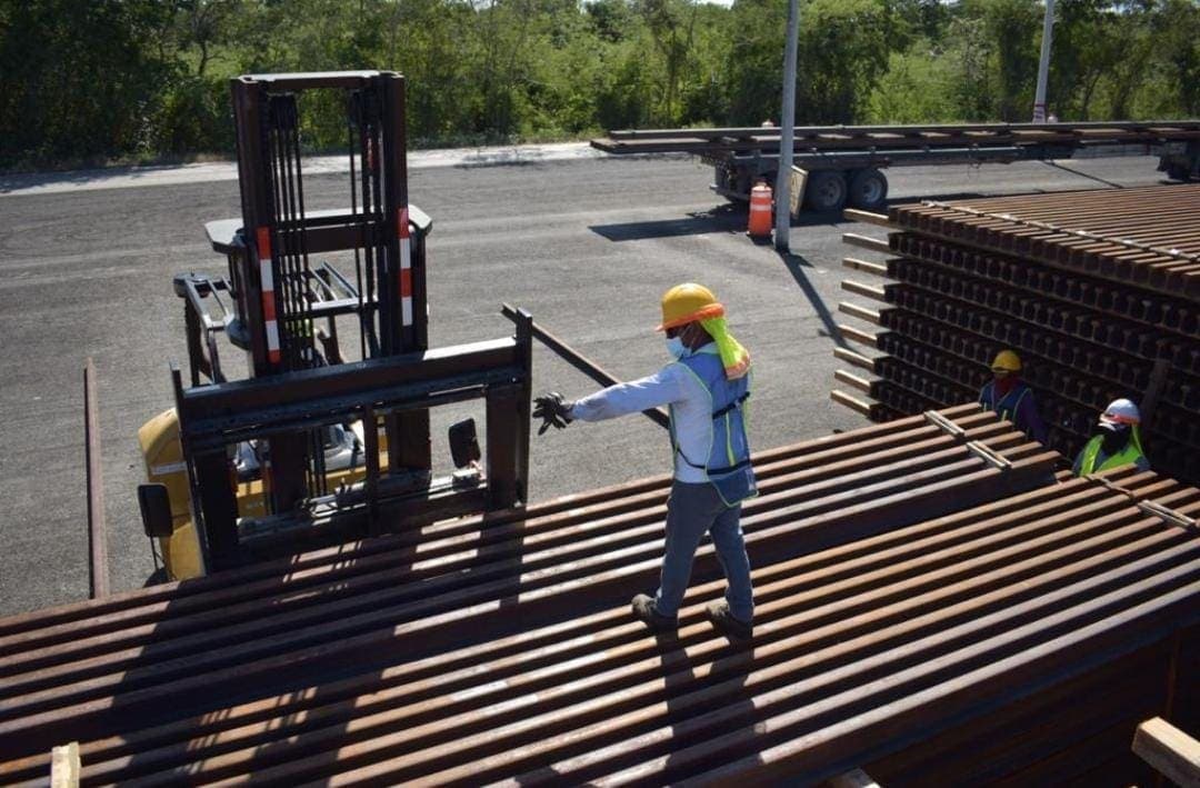 Supera 80% acopio de rieles para tramo Playa del Carmen-Tulum del Tren Maya