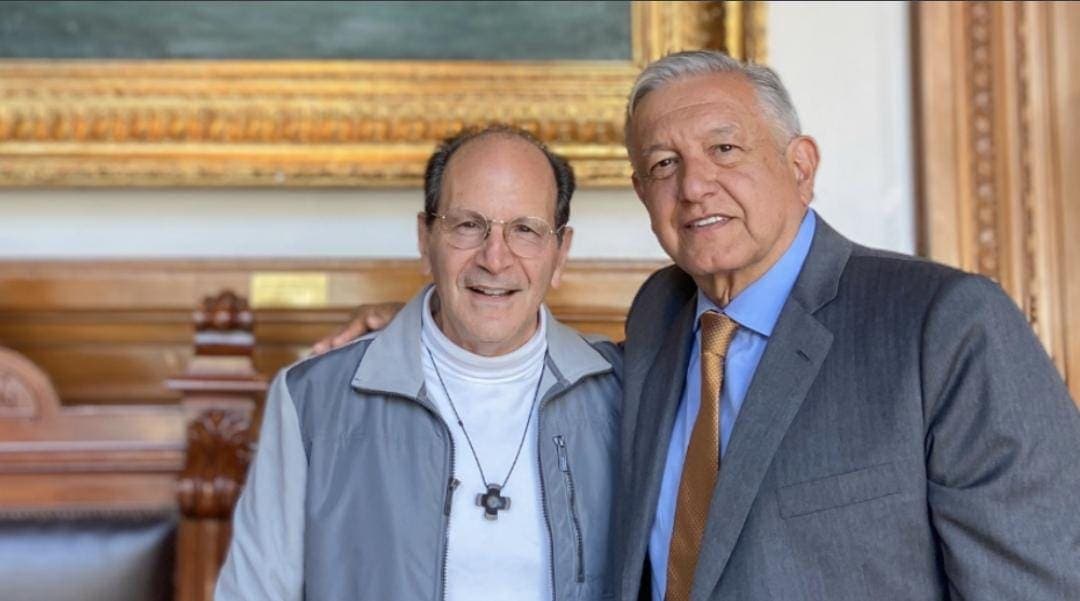 'Veo rasgos de santidad en AMLO', afirma el padre Solalinde