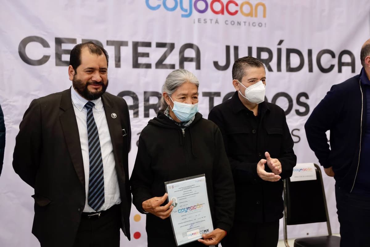 Brinda Coyoacán certeza jurídica a locatarios de mercados