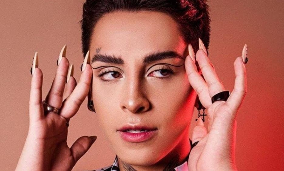 Kunno se somete a tratamiento estético y se queda sin sonrisa