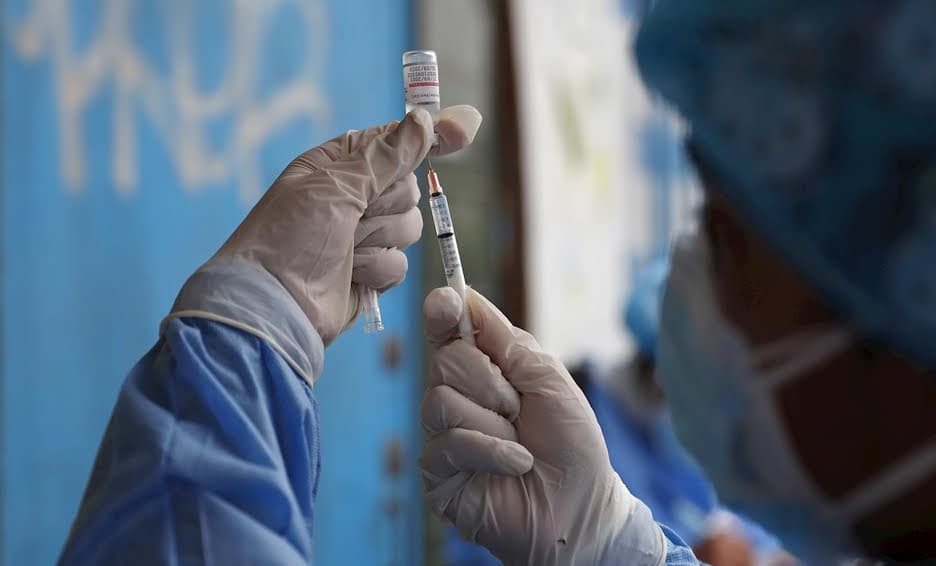 La OMS recomienda cancelar las celebraciones de Navidad: "Estamos muy preocupados por ómicron"