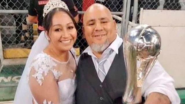 La historia de los novios que abandonaron su boda para ir a la final y ver al Atlas Campeón