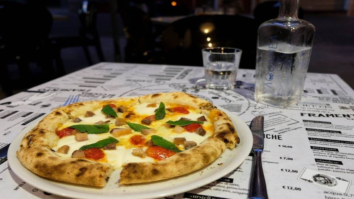 UEFA inicia pleito legal con pizzería por usar el nombre ‘Champignons League’