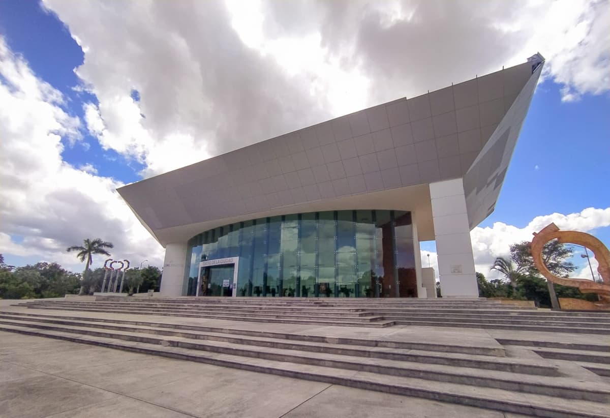 Gobierno municipal promueve la cultura con autocinema en el Teatro de la Ciudad