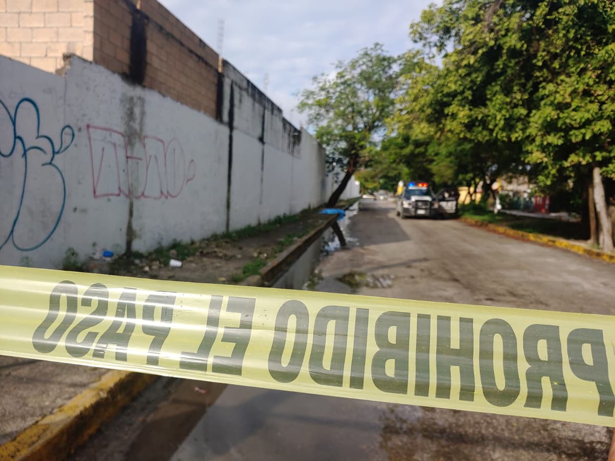 Hallan persona sin vida en la vía pública en Cancún