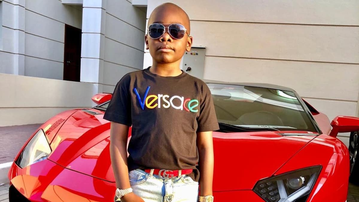 Así es la vida del niño más rico de África, tiene mansiones y autos de lujo
