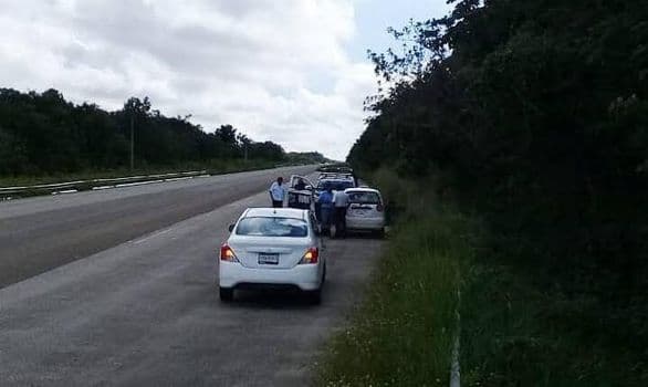 ‘Levantan’ a pareja en Bacalar y los abandonan en la carretera; ella muerta, él herido