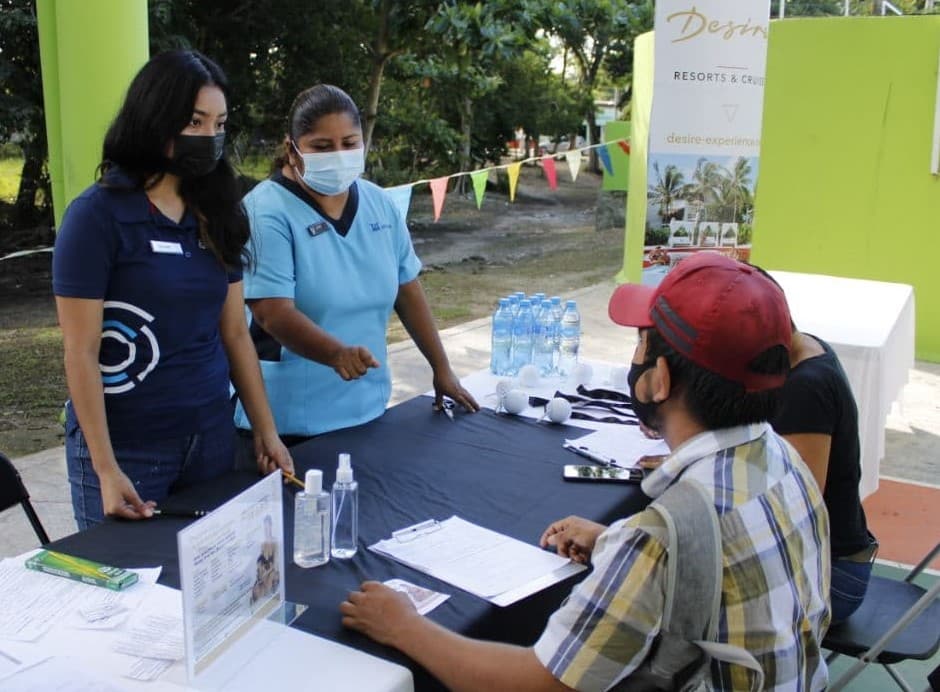 Gobierno de Puerto Morelos vincula a buscadores de empleo con empresas