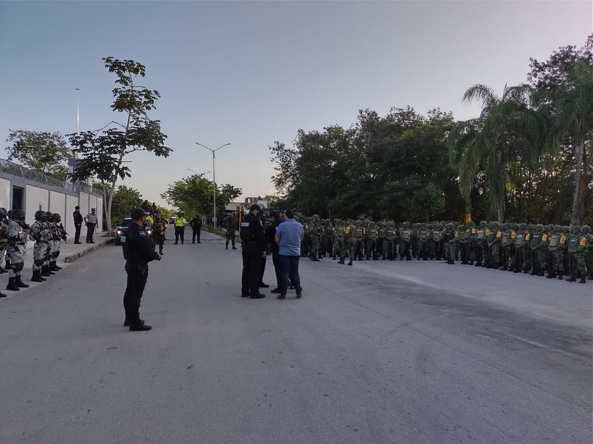 Más de 200 elementos de Sedena arriban a Playa del Carmen para reforzar operativos