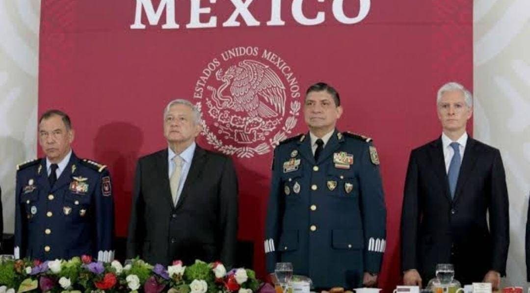 Anuncia AMLO que empresa militar administrará obras del Tren Maya y aeropuertos