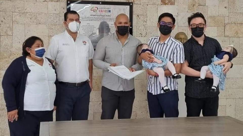 Pareja homoparental registra a dos niñas en Cancún