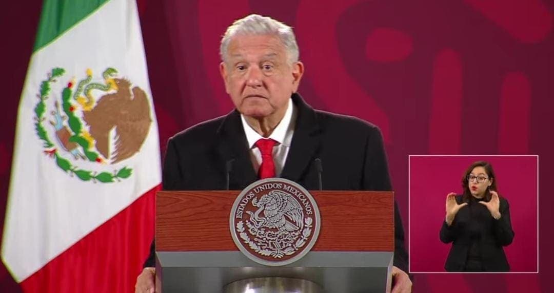 Hay infiltrados en el movimiento de Ayotzinapa: AMLO