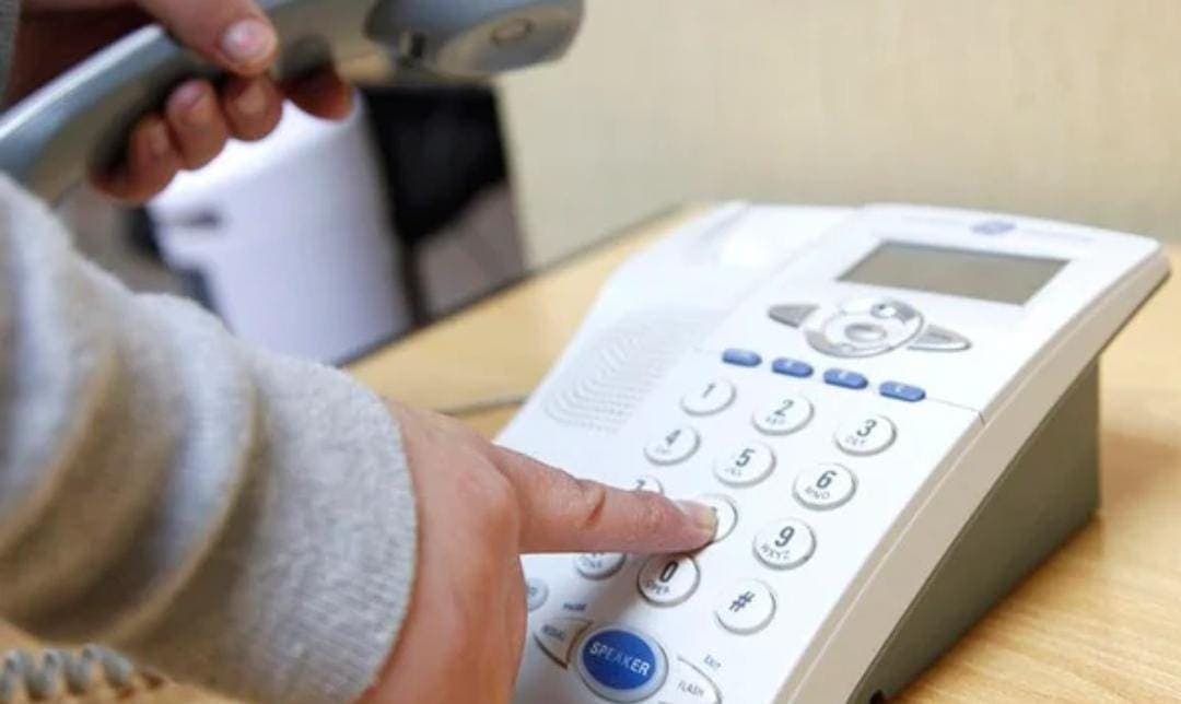 Conoce Dial a Poem; llamas a un número gratuito y escuchas poemas en varias lenguas