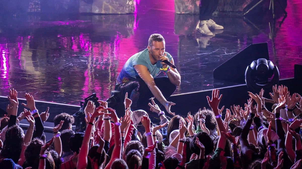 Coldplay ofrece tecnología para que comunidad sorda disfrute sus conciertos