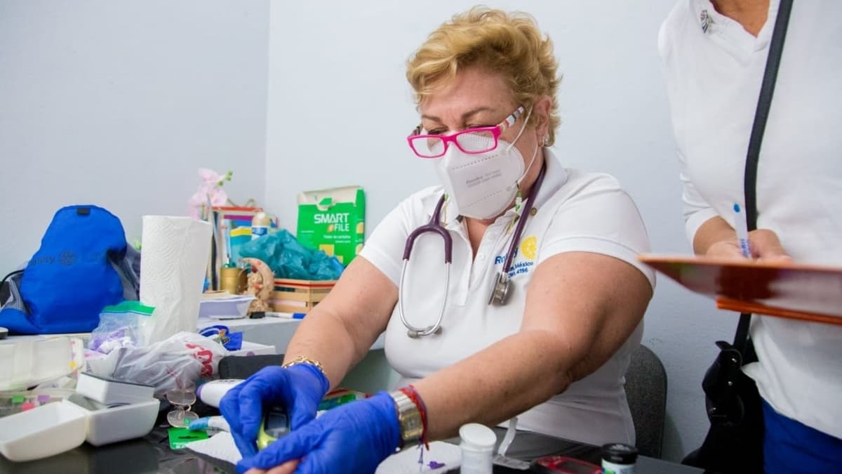 DIF Tulum invita a adultos mayores todos los miércoles a revisar su glucosa y presión