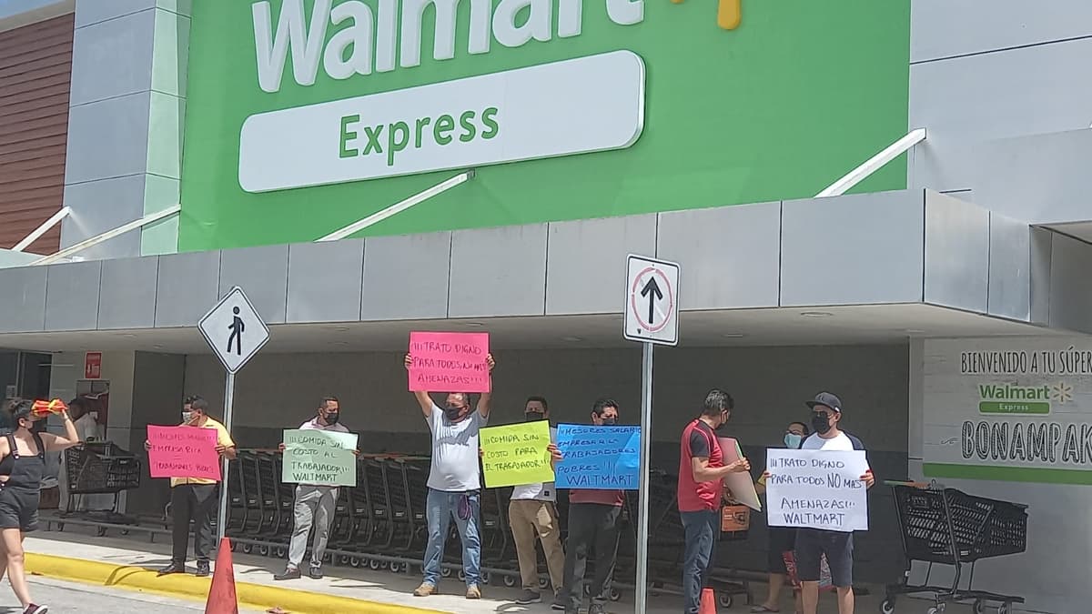 Trabajadores de Walmart se manifiestan en Quintana Roo por segundo día consecutivo