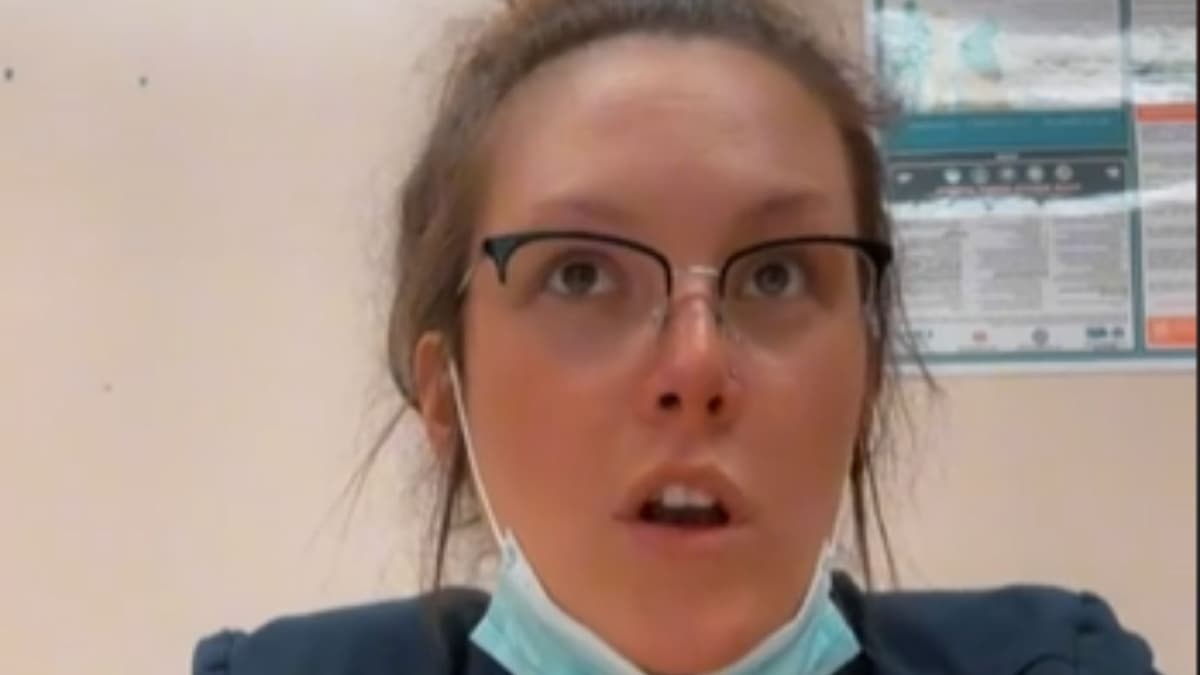 Joven encuentra a su novio con otra, los echa de la casa para dormir: 'muy cansada para pelear'