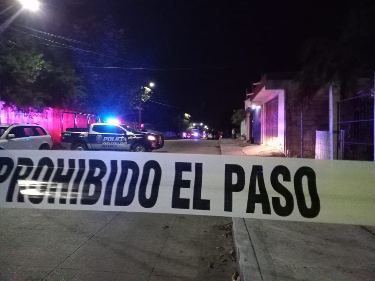 Queman el cadáver de un hombre en calles de Cancún 