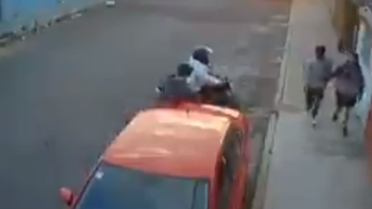 Video: Asaltan a pareja, novio huye y a ella la roban en Ecatepec
