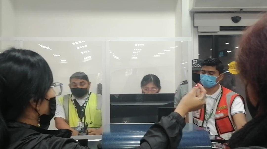 De nuevo Viva Aerobus: varados de madrugada en Cancún 6 horas