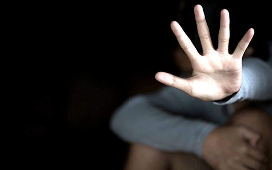 Trabajador de Parque Xcaret es detenido por abusar sexualmente de su hijastra de seis años en Playa del Carmen