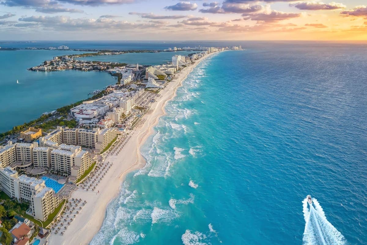 Preparan megaproyecto para recuperar playas de Cancún y Playa del Carmen